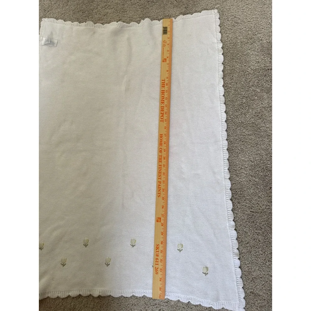 Bonbini New York White Cotton Knit Baby Blanket Yellow Tulip Embroidered Scallop